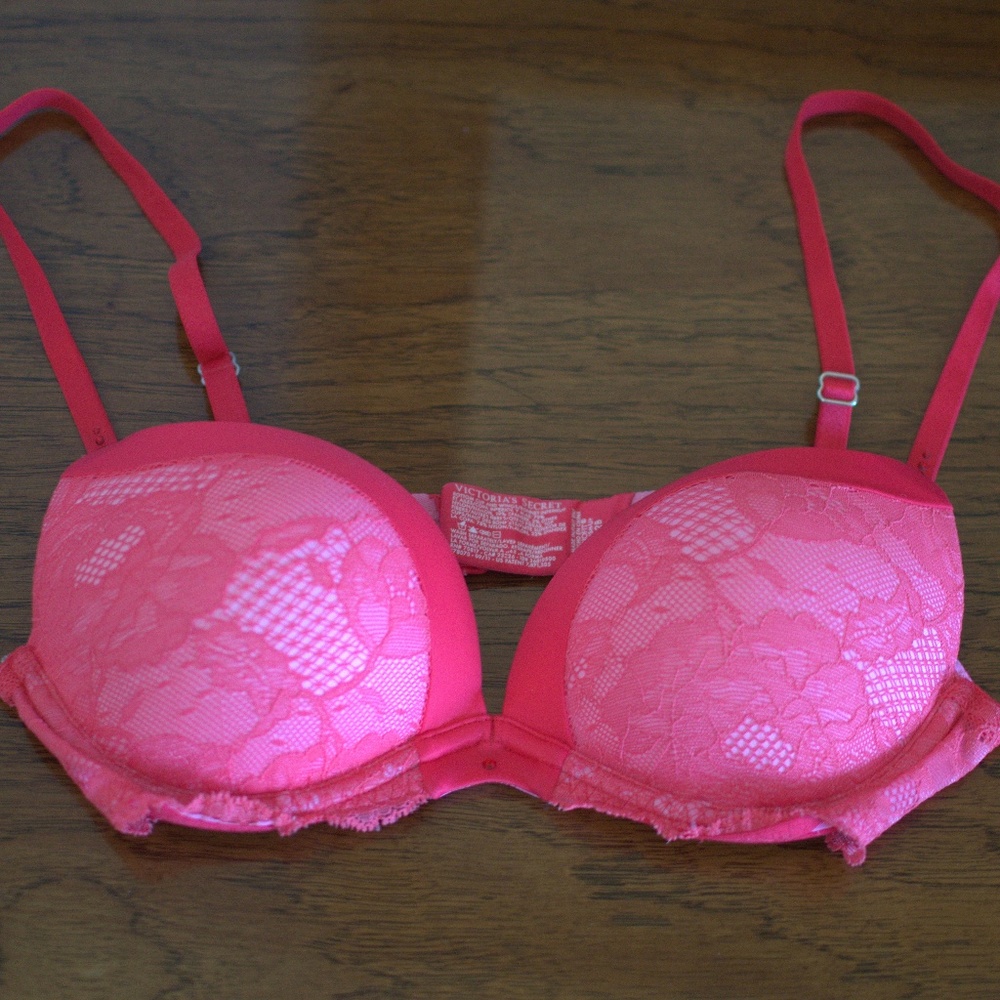 NWOT Victoria's Secret Lace Biofit Push Up Bra